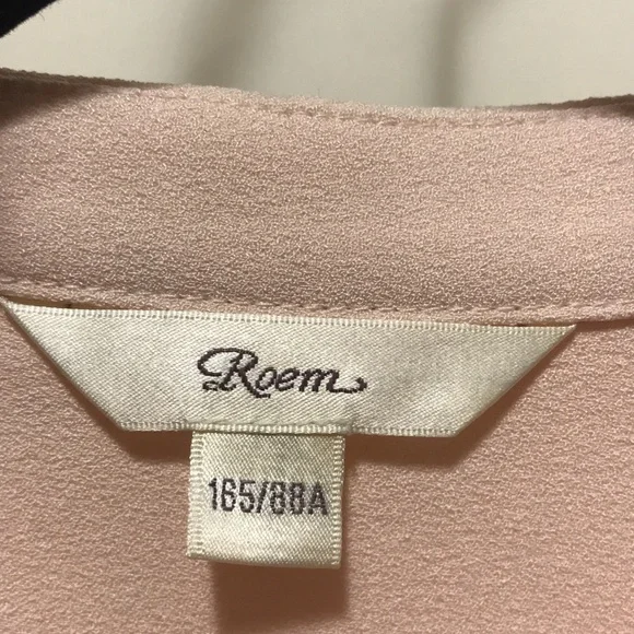 Elegant Pink Ruffle Blouse - Picture 2 of 3